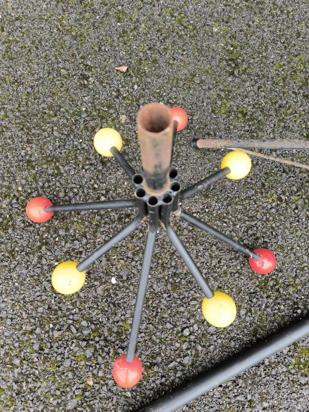 Portemanteau tripode dans le goût de Roger Feraud