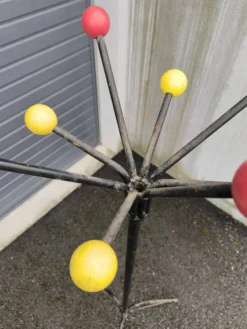 Portemanteau tripode dans le goût de Roger Feraud