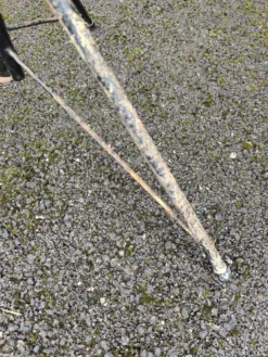 Portemanteau tripode dans le goût de Roger Feraud