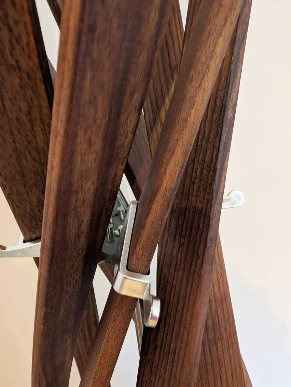 Porte-manteau "Twist" par Burtscher & Bertolini pour Casamania