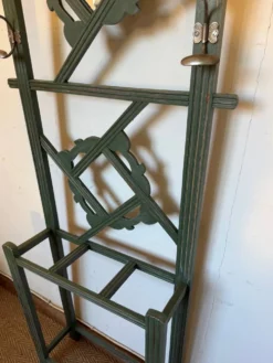 Porte manteau vestiaire art déco en bois patiné vert
