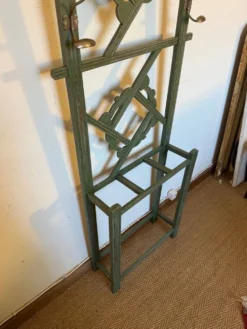 Porte manteau vestiaire art déco en bois patiné vert