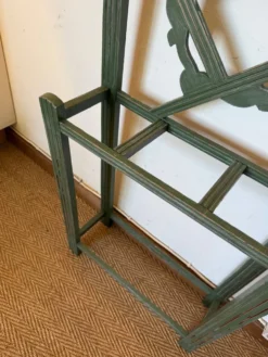 Porte manteau vestiaire art déco en bois patiné vert