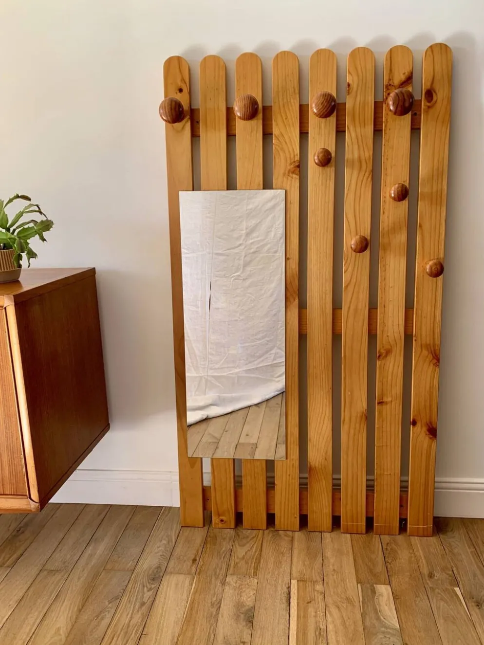 portemanteau vestiaire miroir en pin blond années 70-80