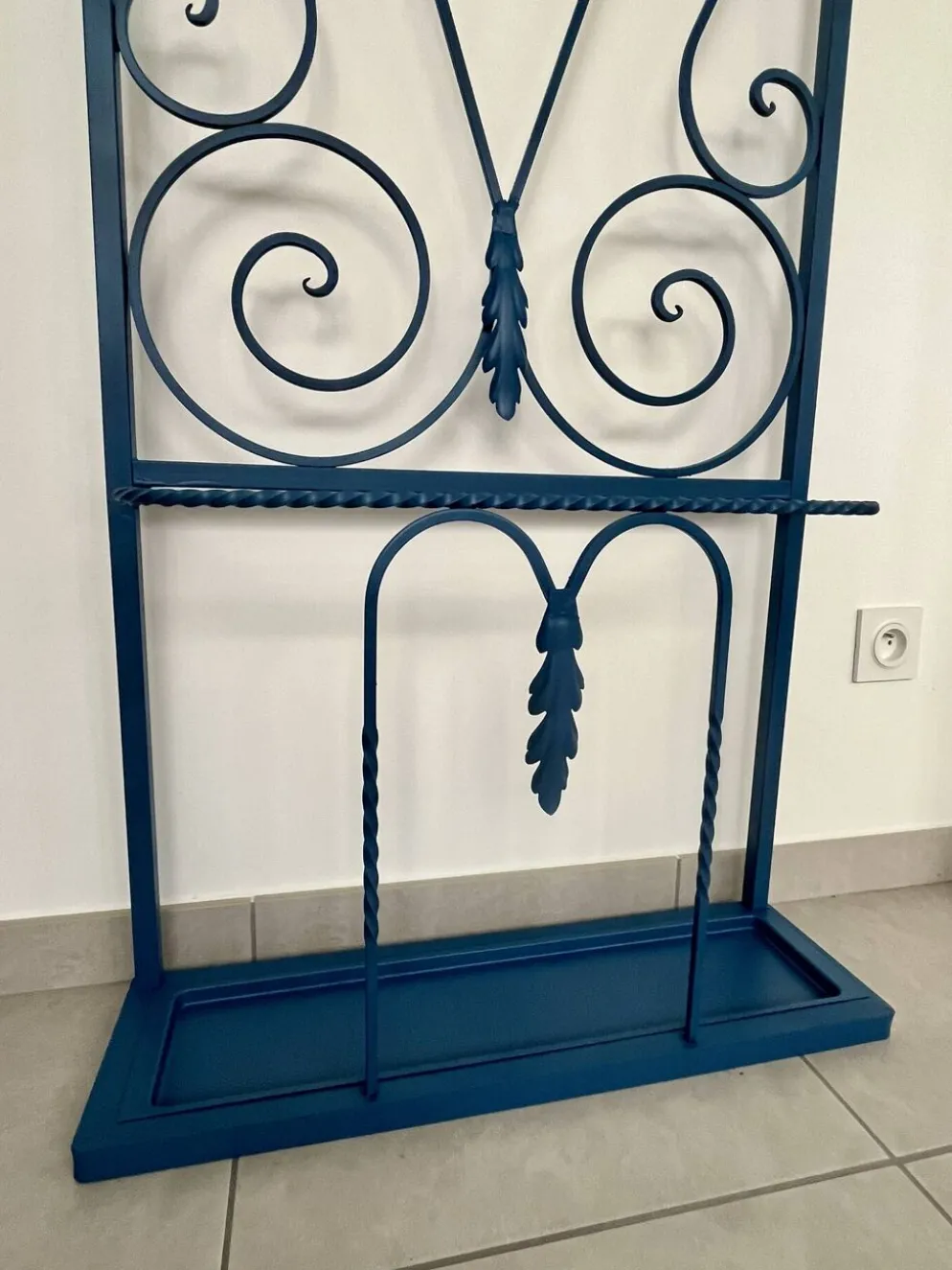 Porte-manteau vestiaire métal bleu années 50