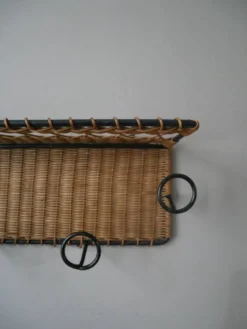 Porte-manteau vestiaire métal fer forgé osier rotin fabrication artisanale meuble mural rangement