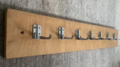 Porte manteau vestiaire mural vintage en teck et inox
