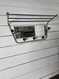 Porte manteau vintage a miroir pivotant des années 60