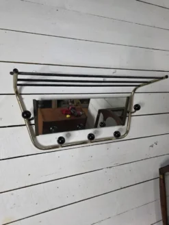 Porte manteau vintage a miroir pivotant des années 60