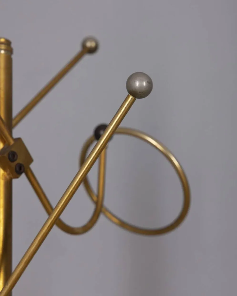 Porte-manteau vintage des années 1960 en laiton doré, design italien