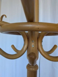 Porte-manteau vintage en bois cintré de style Thonet avec porte-parapluie