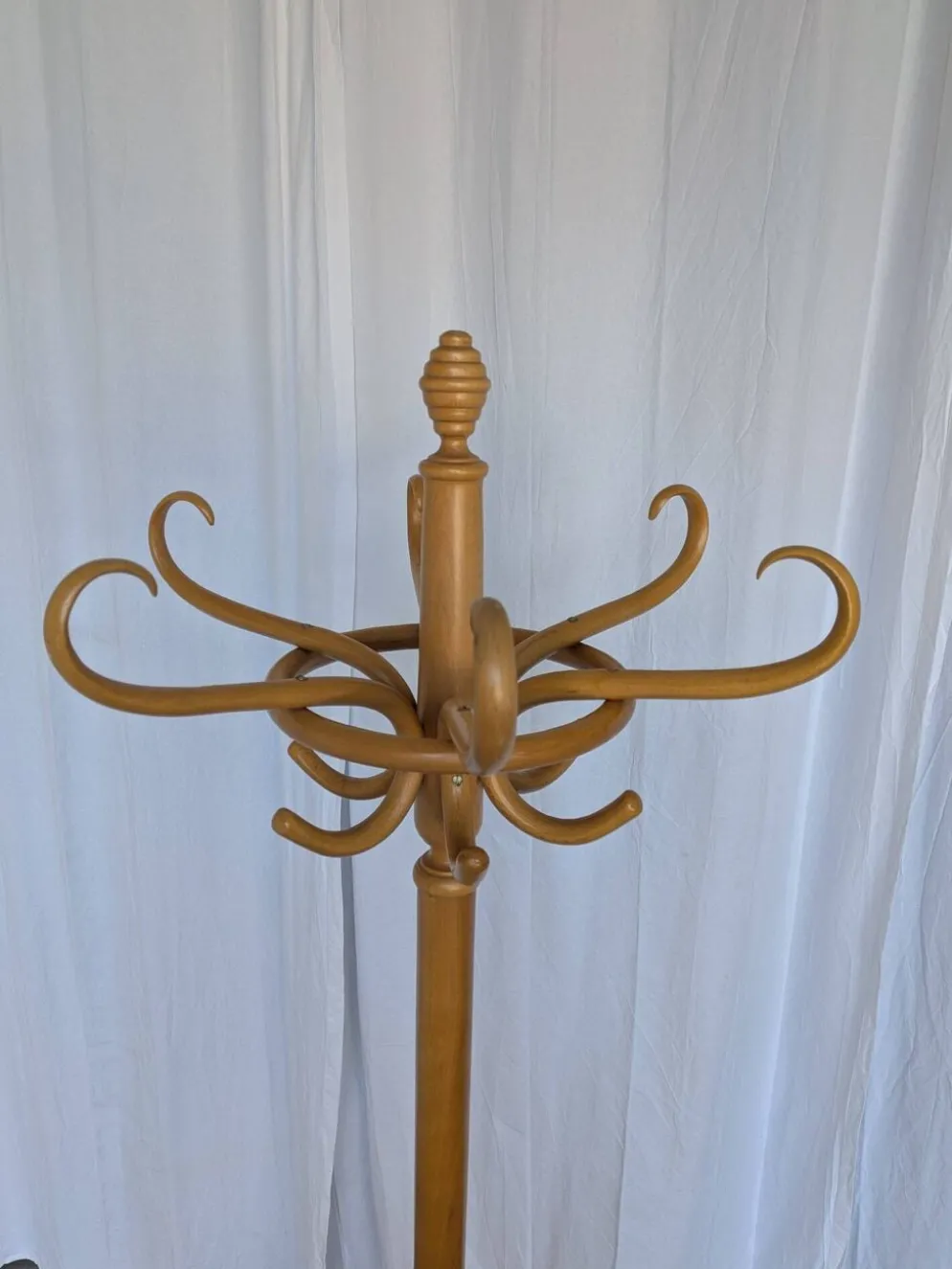 Porte-manteau vintage en bois cintré de style Thonet avec porte-parapluie
