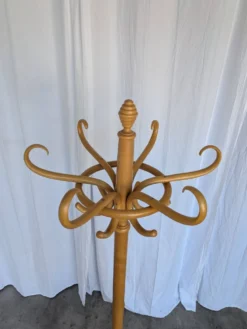 Porte-manteau vintage en bois cintré de style Thonet avec porte-parapluie