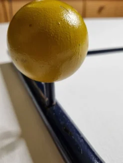 Portemanteau vintage en métal et bois, 5 patères, 74 cm