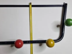 Portemanteau vintage en métal et bois, 5 patères, 74 cm