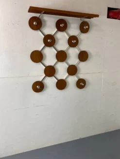 Porte-manteau vintage scandinave du milieu du siècle en teck et en métal, années 1960.