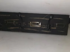 Porte manteaux d'écolier avec étiquettes en bois patiné noir 0