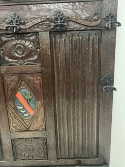 Porte manteaux de style Renaissance en chene massif XIX siècle
