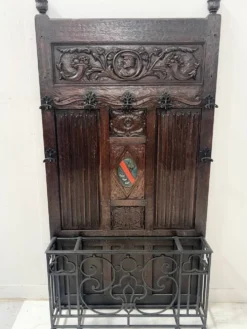 Porte manteaux de style Renaissance en chene massif XIX siècle