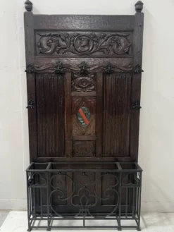 Porte manteaux de style Renaissance en chene massif XIX siècle