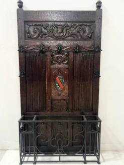 Porte manteaux de style Renaissance en chene massif XIX siècle