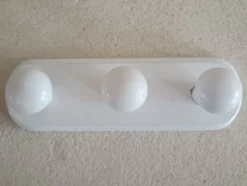 Porte-manteaux en bois