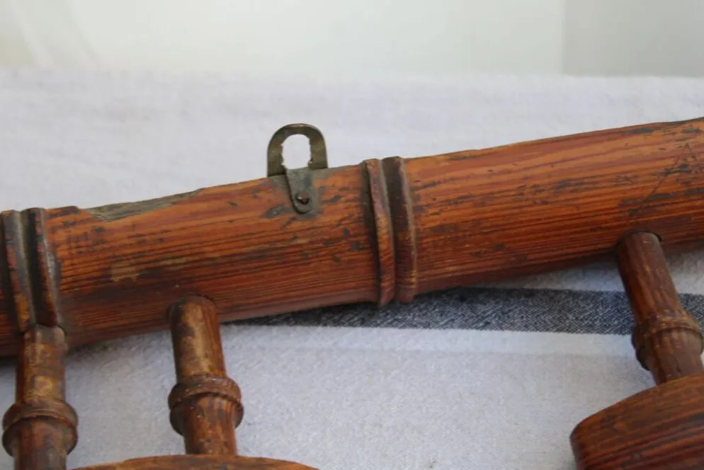 Porte-manteaux en bois