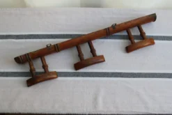 Porte-manteaux en bois