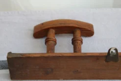 Porte-manteaux en bois