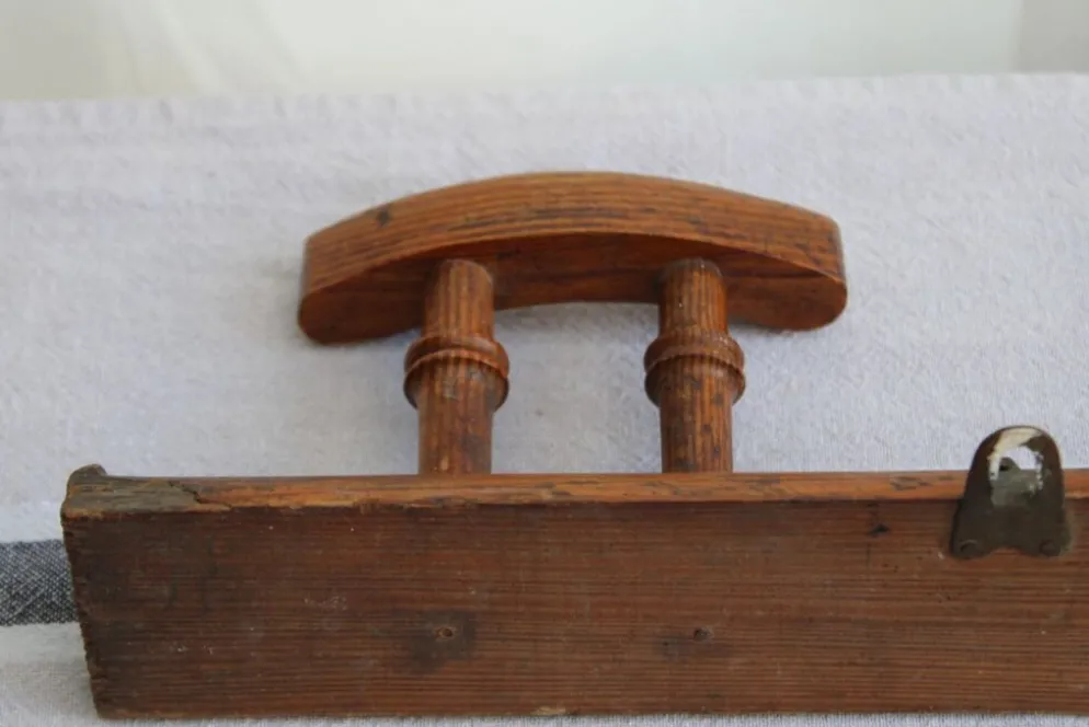 Porte-manteaux en bois