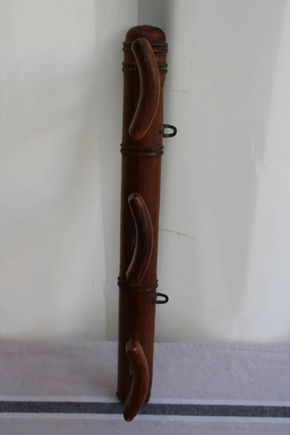 Porte-manteaux en bois