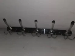 Porte manteaux en fer chromé avec 5 patères