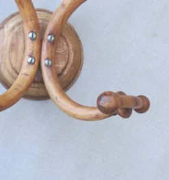 Porte manteaux et chapeaux THONET à deux esses