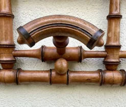 Porte-manteaux mural ancien en bois tourné façon bambou – fin XIXe