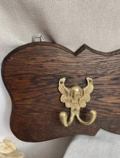 Porte-manteaux mural en bois, trois crochets en bronze
