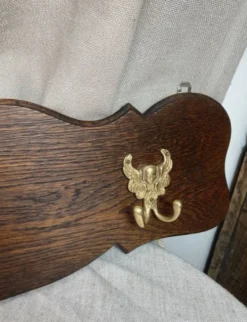 Porte-manteaux mural en bois, trois crochets en bronze