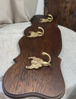Porte-manteaux mural en bois, trois crochets en bronze