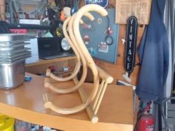 Porte manteaux style thonet
