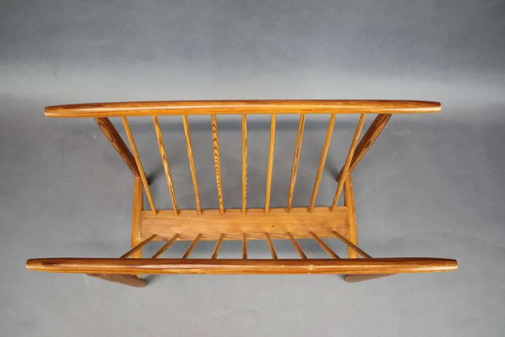 Porte-revues en bois du milieu du siècle
