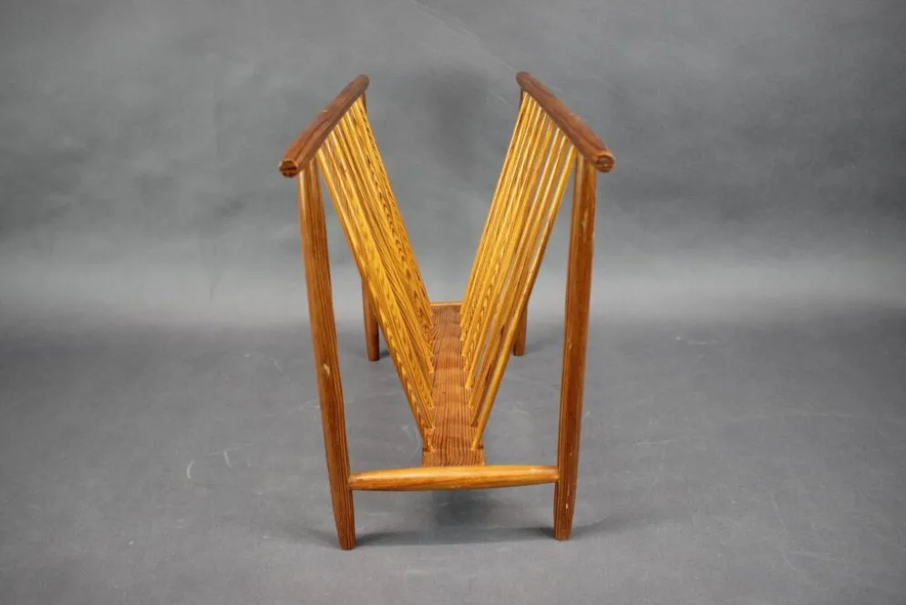 Porte-revues en bois du milieu du siècle