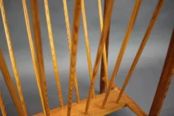 Porte-revues en bois du milieu du siècle
