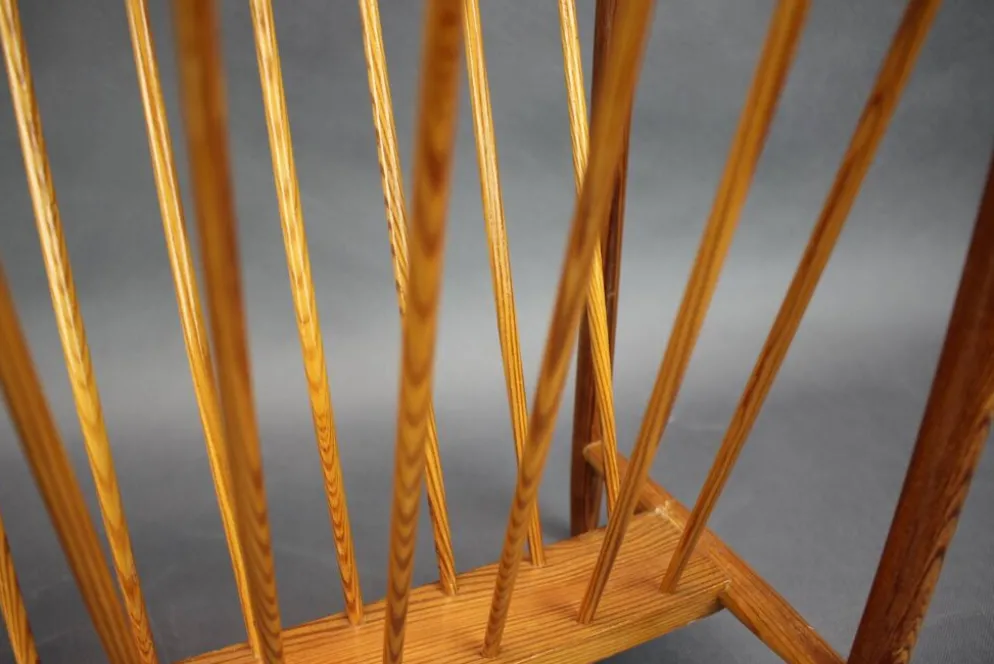 Porte-revues en bois du milieu du siècle