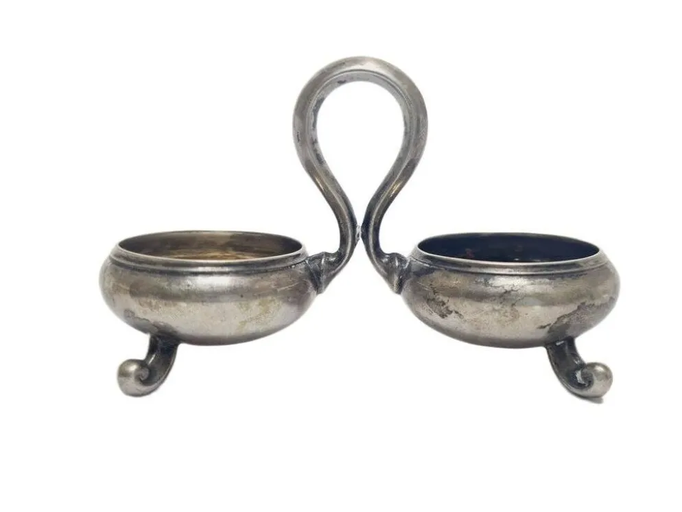 Porte-sel et poivre en argent éclectique, Allemagne, années 1890.