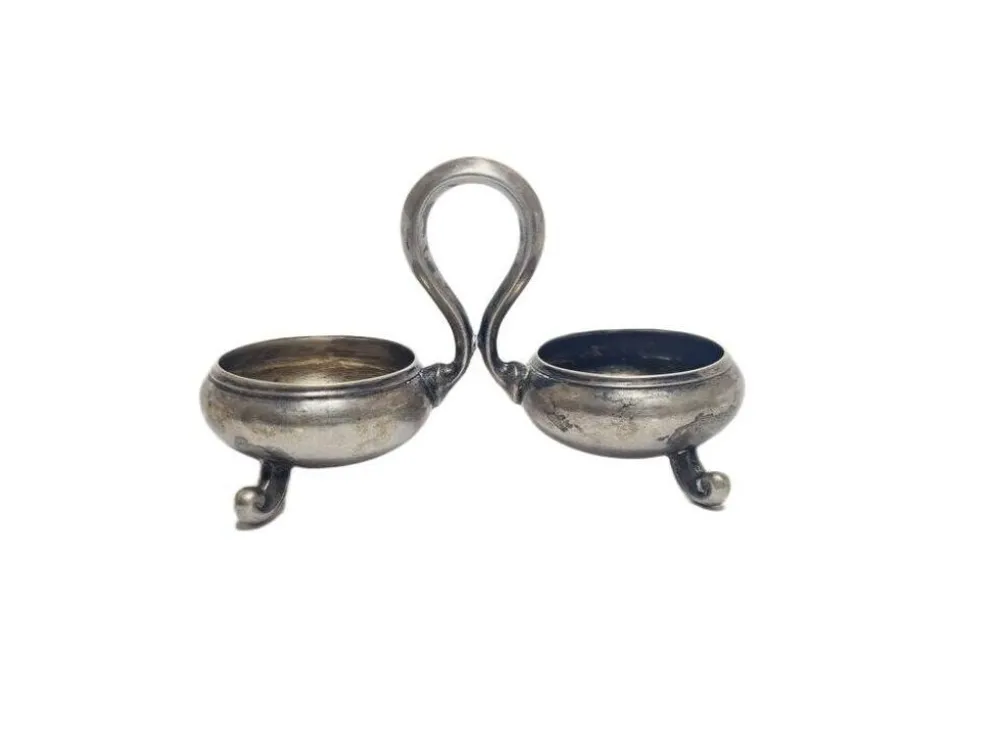 Porte-sel et poivre en argent éclectique, Allemagne, années 1890.