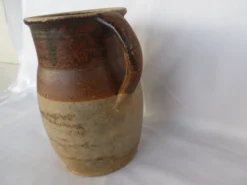 Pot a lait grès ancien