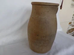 pot a lait grès ancien