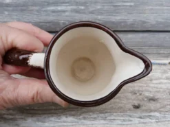Pot a lait vintage céramique style breton marqué Arcachon