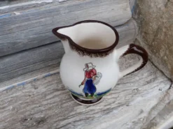 Pot a lait vintage céramique style breton marqué Arcachon