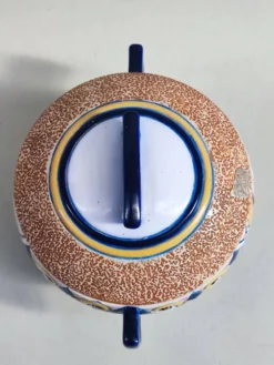 Pot amphore en porcelaine et son couvercle