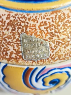 Pot amphore en porcelaine et son couvercle